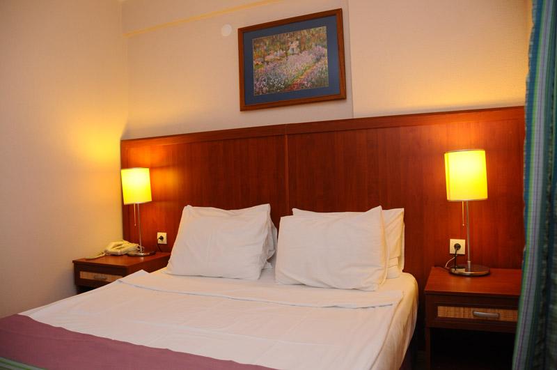 Avisos Hotel & Apartments