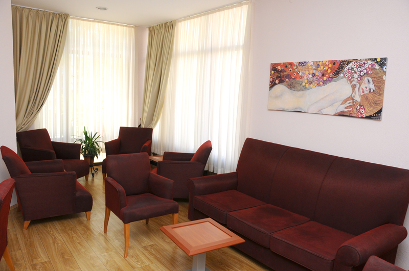 Avisos Hotel & Apartments