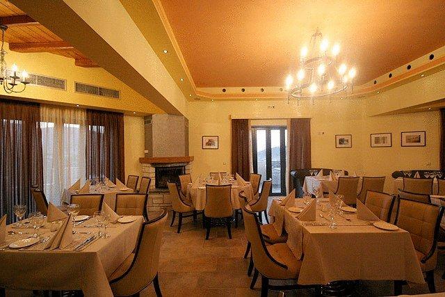 Ai Yannis Suites and Apartments Hotel