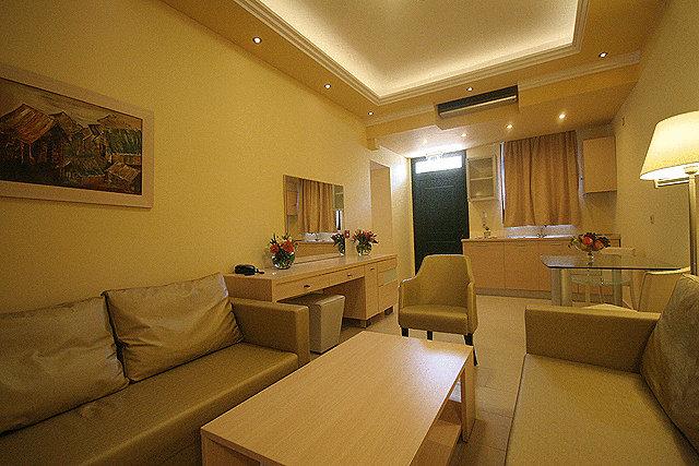 Ai Yannis Suites and Apartments Hotel