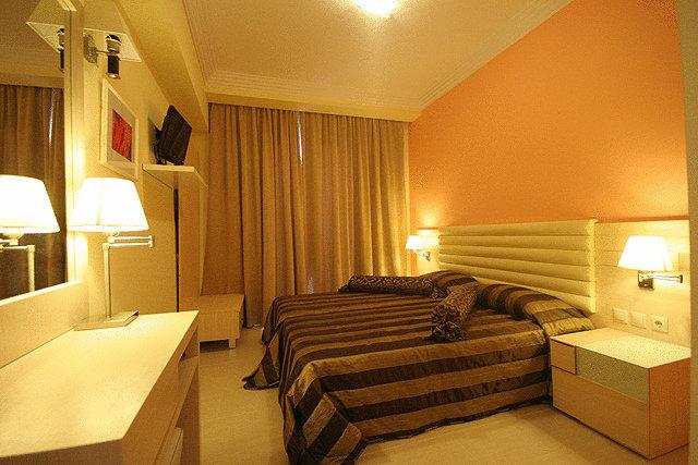 Ai Yannis Suites and Apartments Hotel