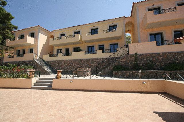 Ai Yannis Suites and Apartments Hotel
