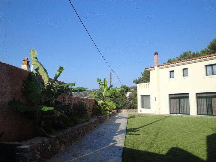 Ai Yannis Suites and Apartments Hotel