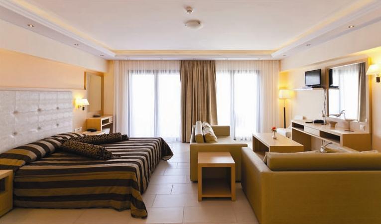 Ai Yannis Suites and Apartments Hotel