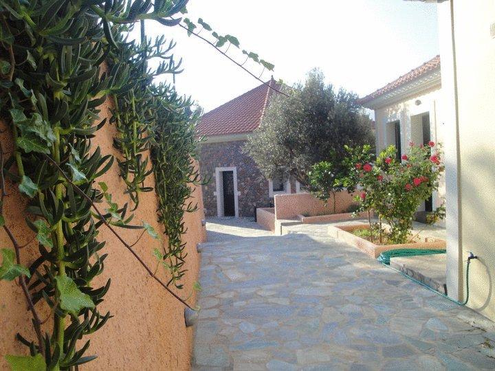 Ai Yannis Suites and Apartments Hotel