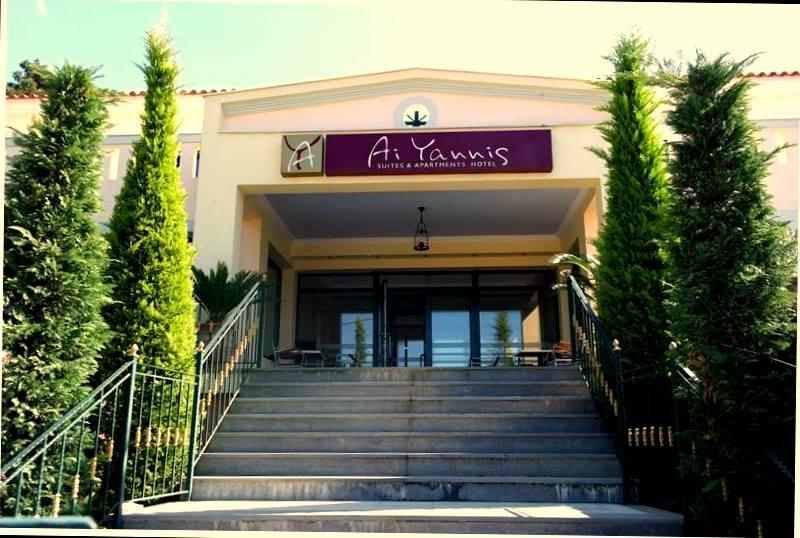 Ai Yannis Suites and Apartments Hotel