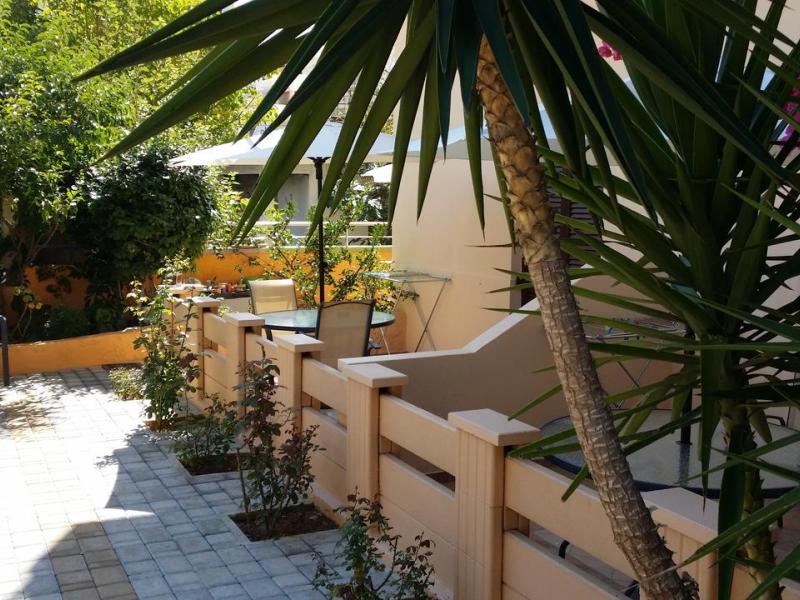 Alexandros Apartments