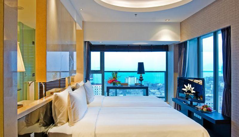 Le Parker International