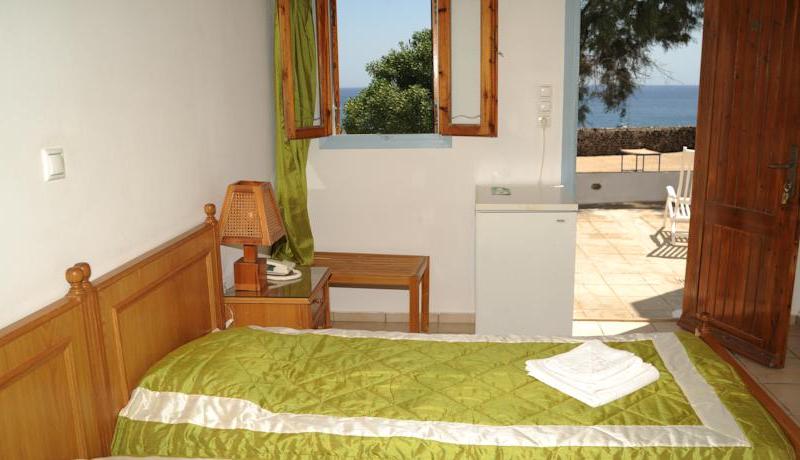 Akrotiri Hotel