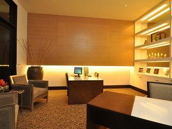 Quest Hotel & Conference Center