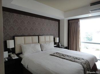 Quest Hotel & Conference Center