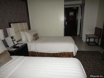 Quest Hotel & Conference Center