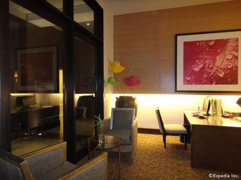 Quest Hotel & Conference Center
