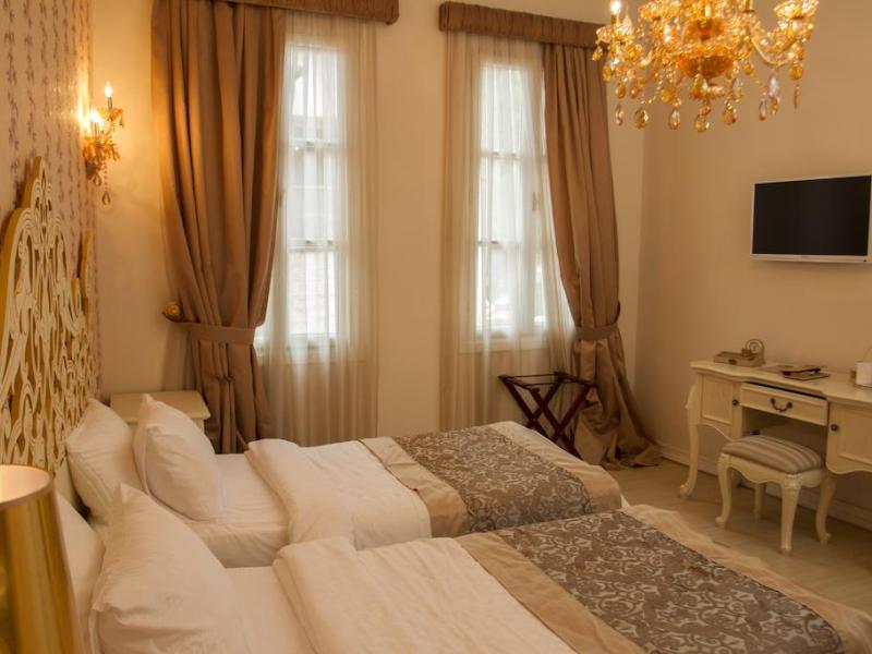 Lavin Suites Hotel