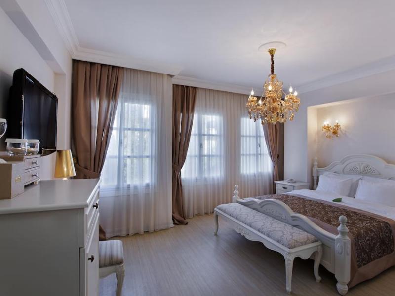 Lavin Suites Hotel