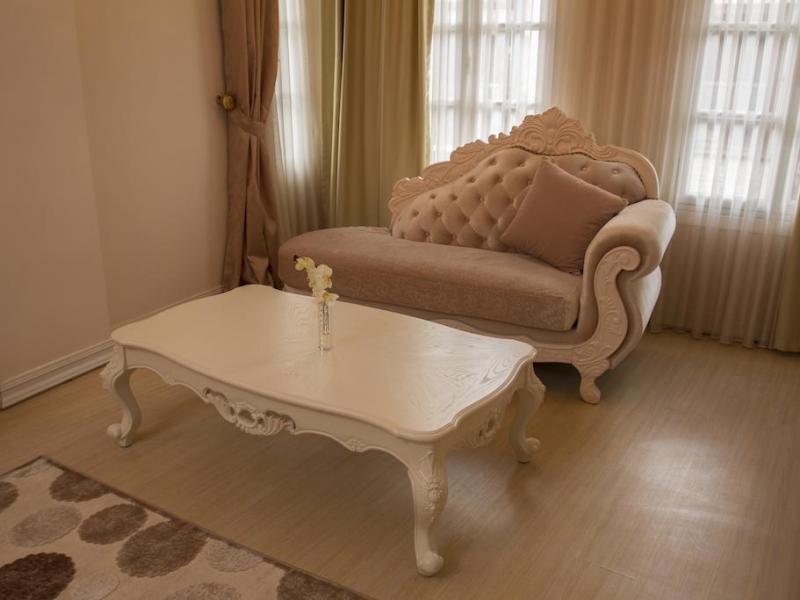 Lavin Suites Hotel