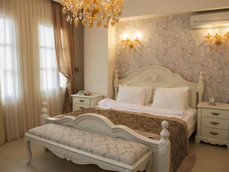 Lavin Suites Hotel