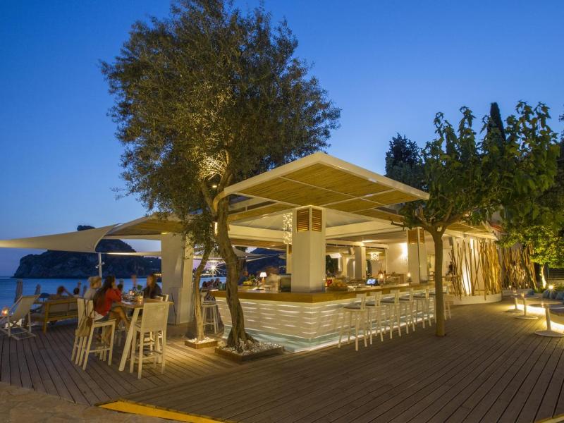 Akrotiri Beach Hotel