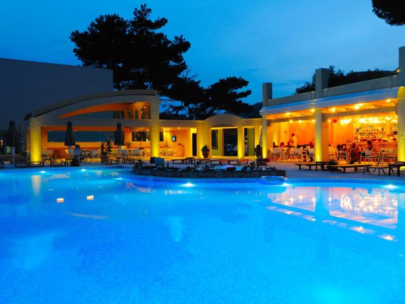 Akrotiri Beach Hotel