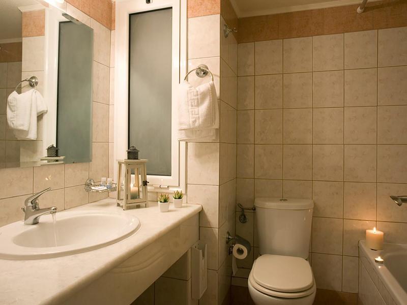 Akrotiri Beach Hotel