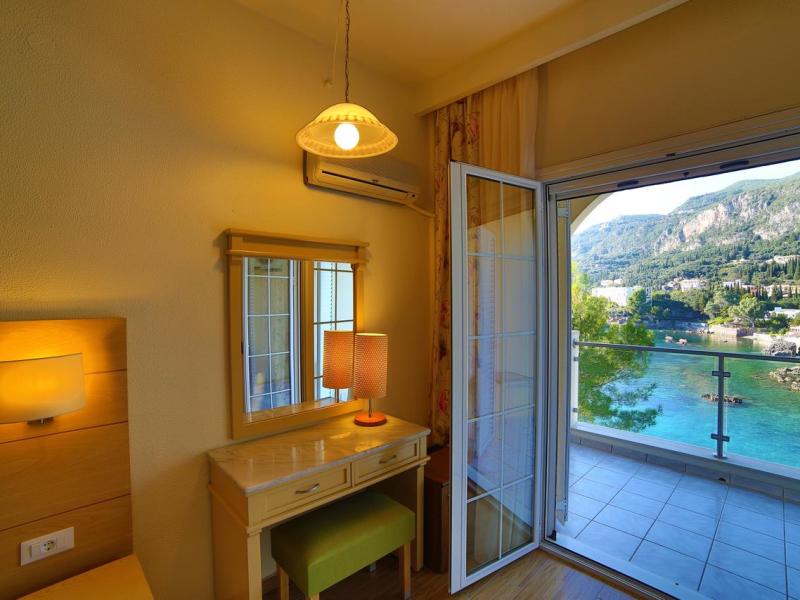 Akrotiri Beach Hotel