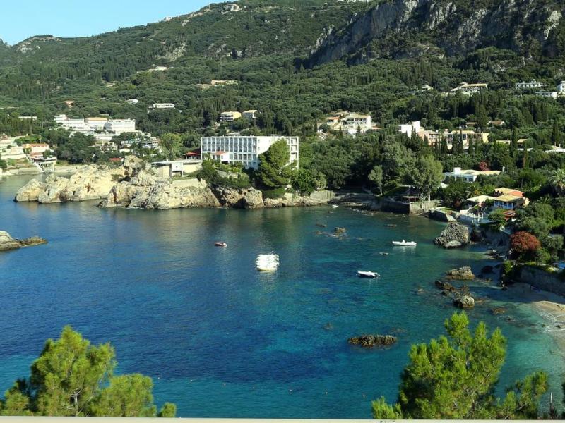 Akrotiri Beach Hotel