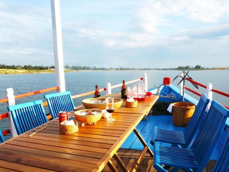 Vinh Hung Library Hotel