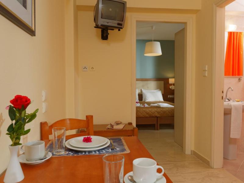 Dimitra Hotel & Apartments