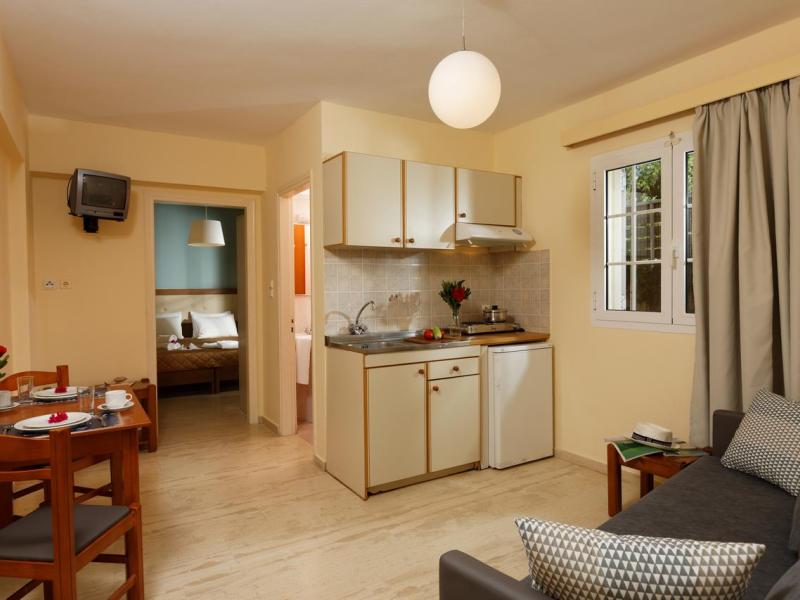 Dimitra Hotel & Apartments