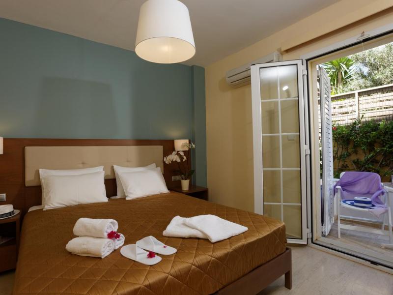 Dimitra Hotel & Apartments