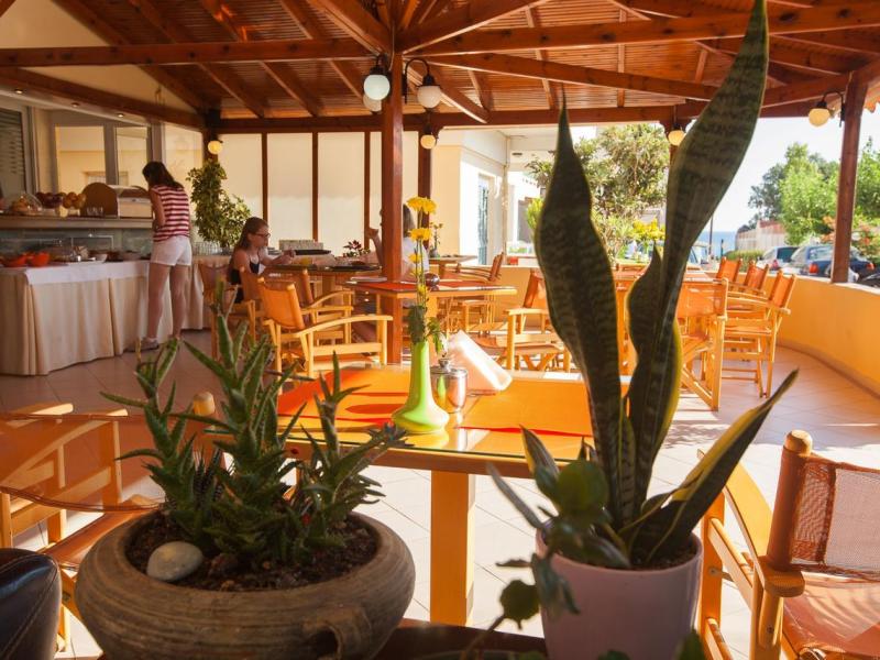 Dimitra Hotel & Apartments