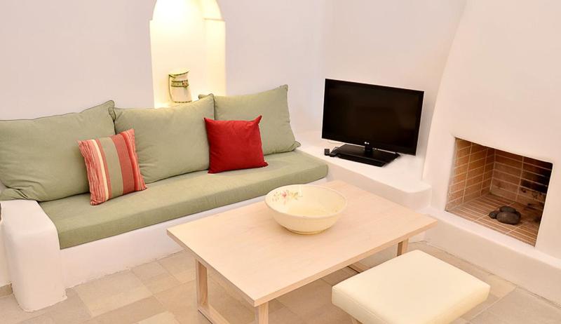 Black Rose Suites