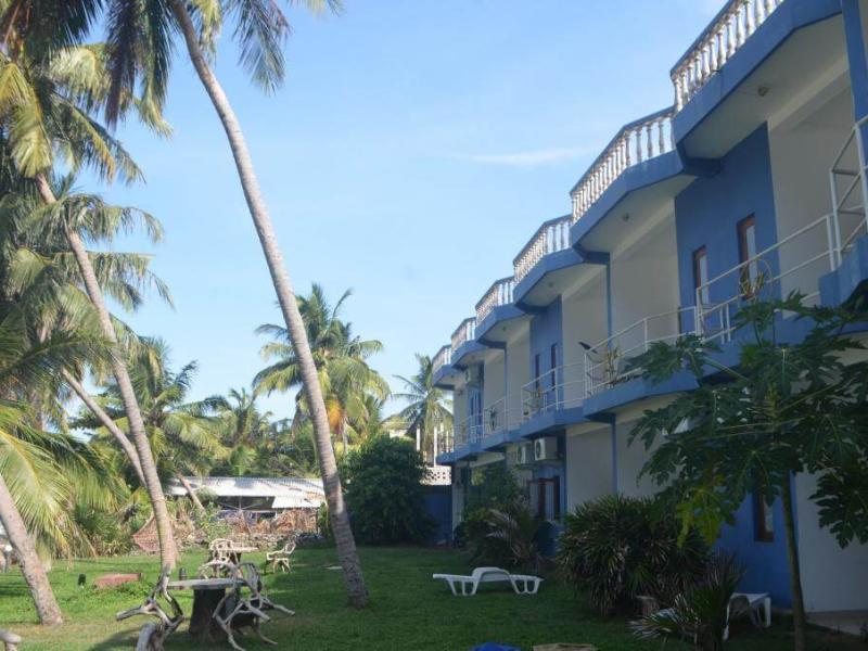 New Tri Star Beach Hotel