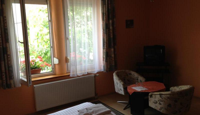 Astoria Heviz Panzio