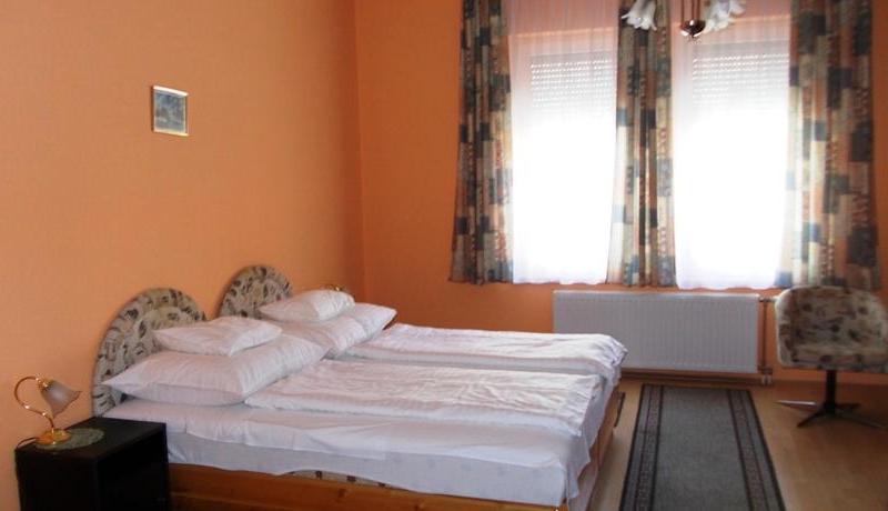 Astoria Heviz Panzio