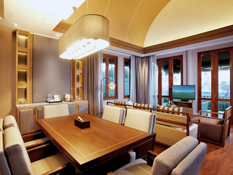 Graceland Khaolak Beach Resort