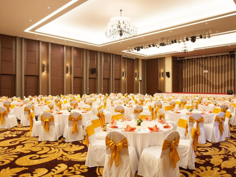 Graceland Khaolak Beach Resort