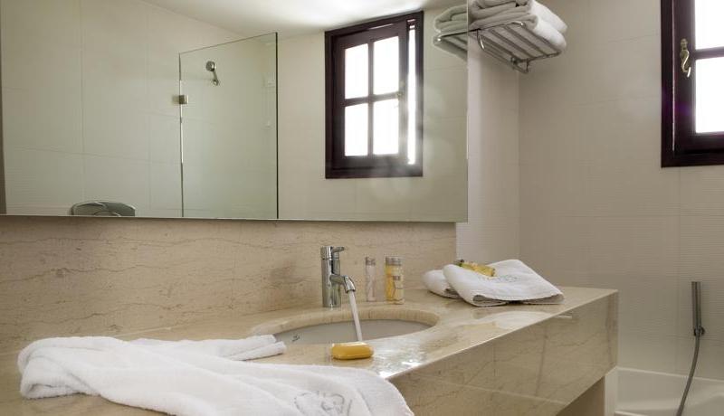 9 Muses Santorini Resort