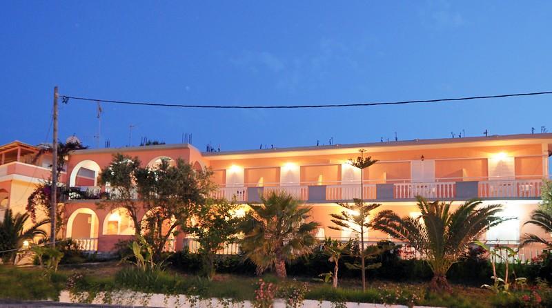 Callinica Hotel & Apartments