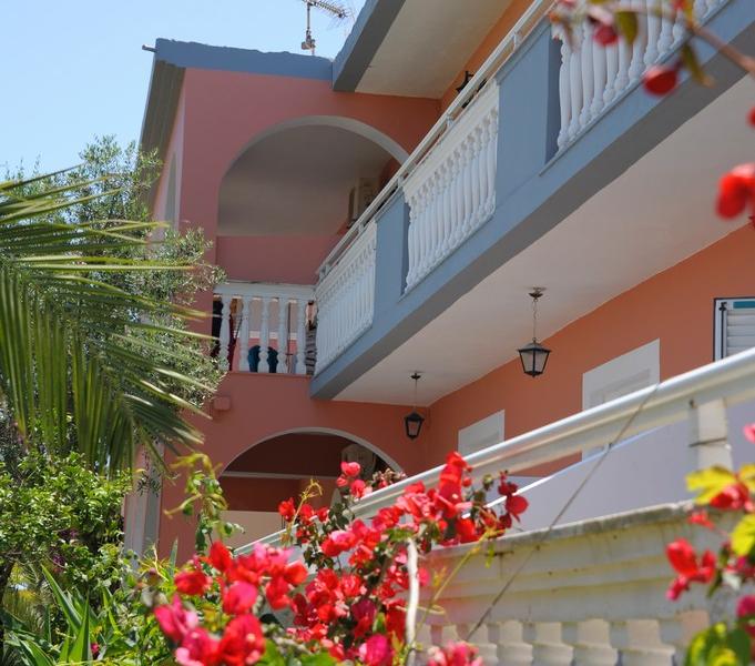 Callinica Hotel & Apartments