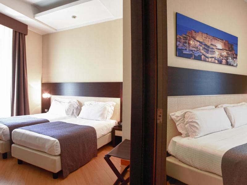 Hotel Naples