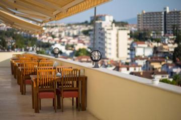 Отель Tuntas Family Suites Kusadasi Турция, Кушадасы, фото 6