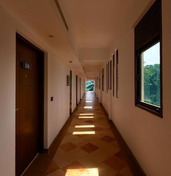 Golden Tulip Grand View Resort