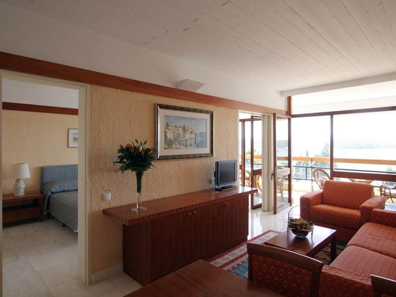 AKS Porto Heli Hotel
