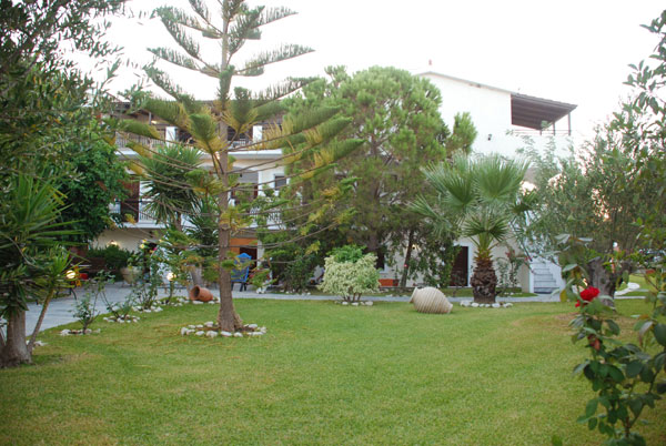 Barbara Studios & Apartments