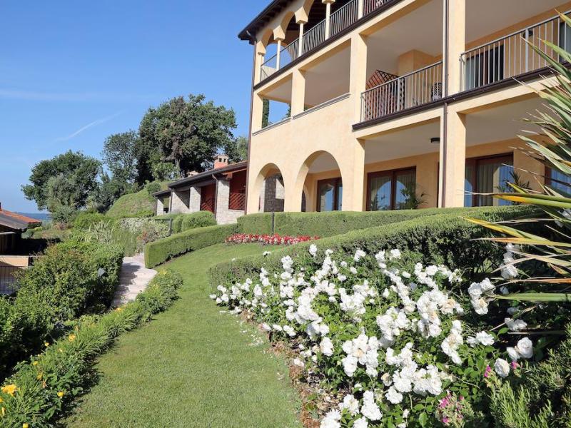 Borgo degli Ulivi Residence