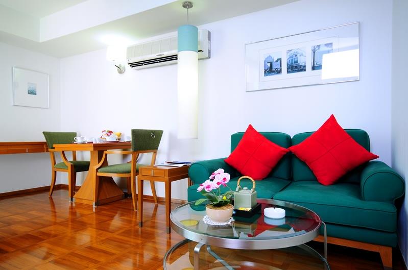 At Ease Saladaeng by Aetas