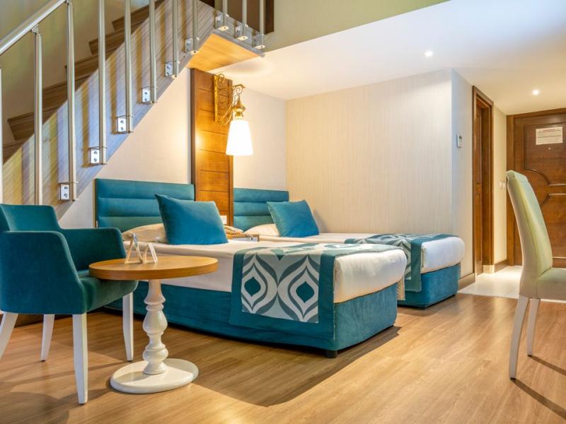 Dream World Resort & Spa