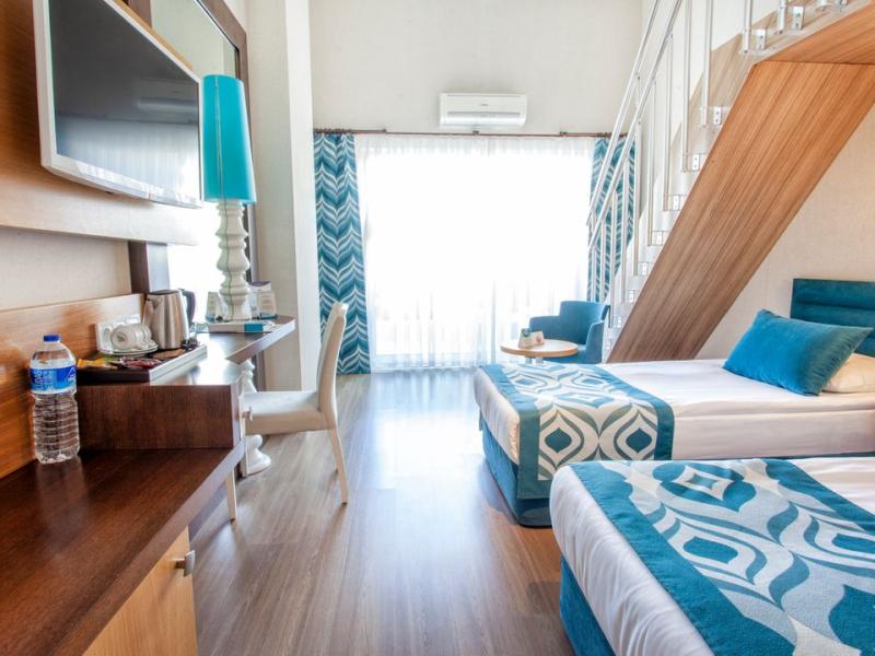 Dream World Resort & Spa