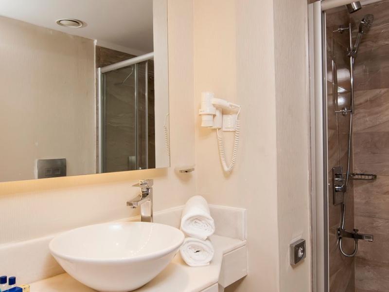 Dream World Resort & Spa